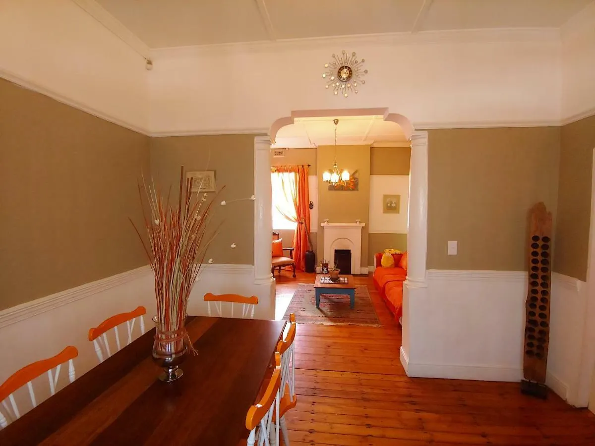 Guest house Happy Home - Woodstock Cape Town