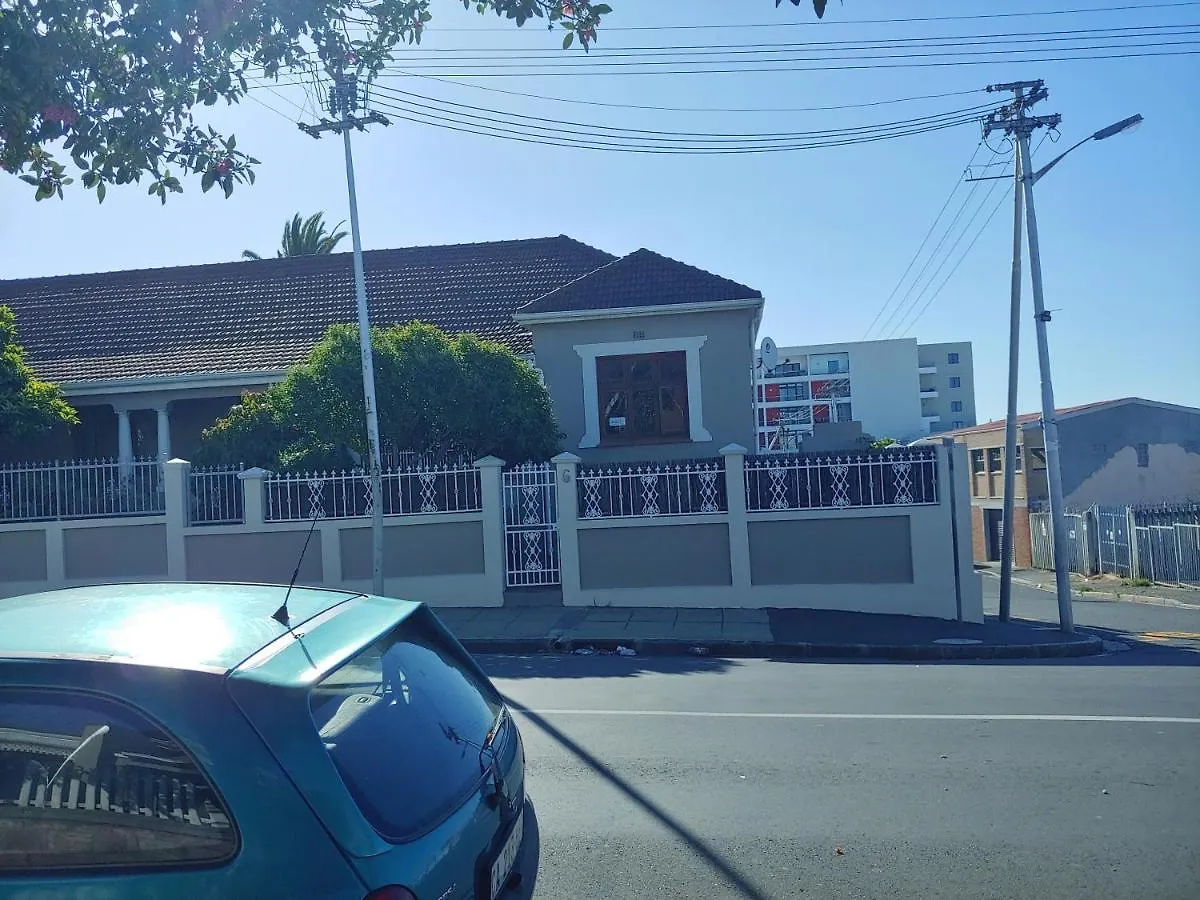Happy Home - Woodstock Cape Town Guest house
